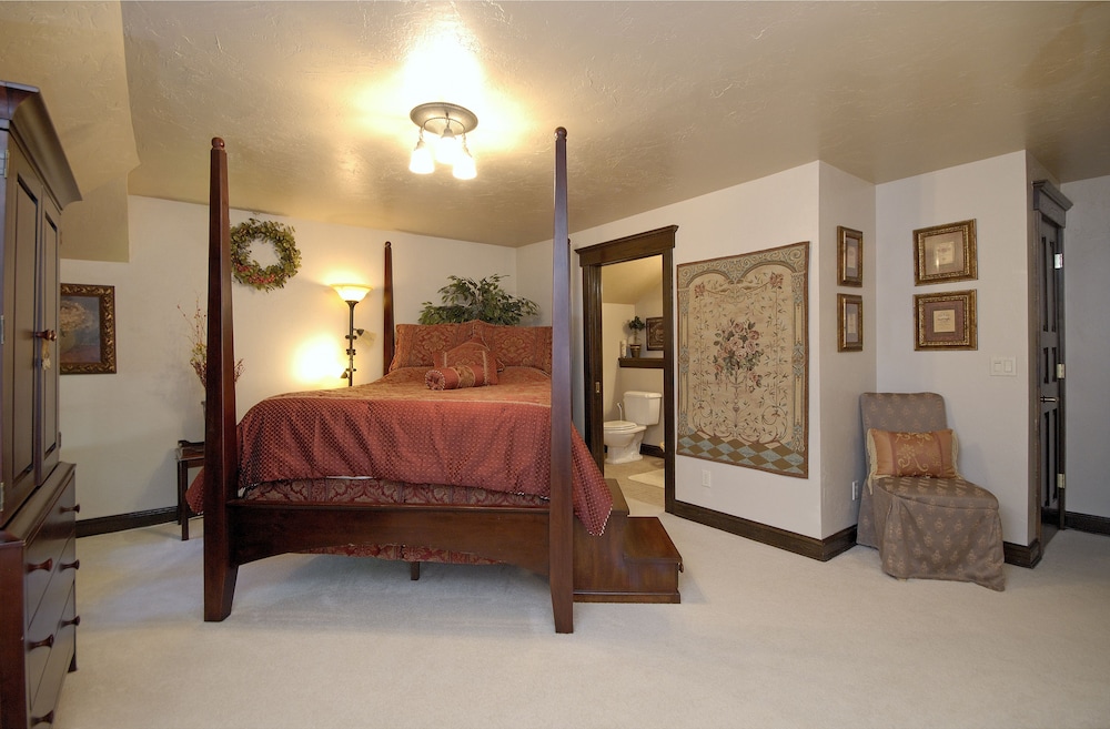 Premium Suite, 1 Queen Bed (The Tapestry Suite) photo 1
