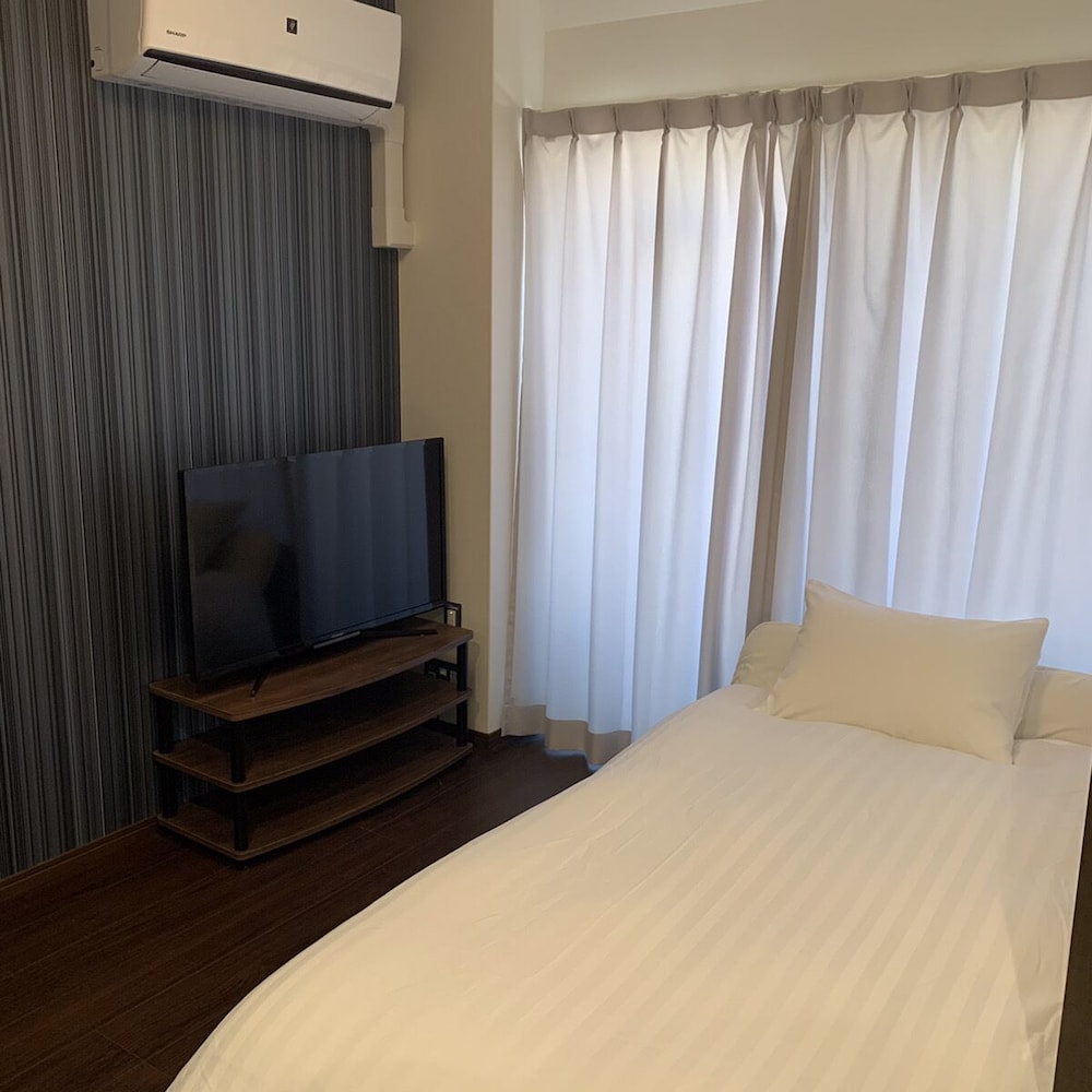 Suite, 1 Bedroom - Photo 16