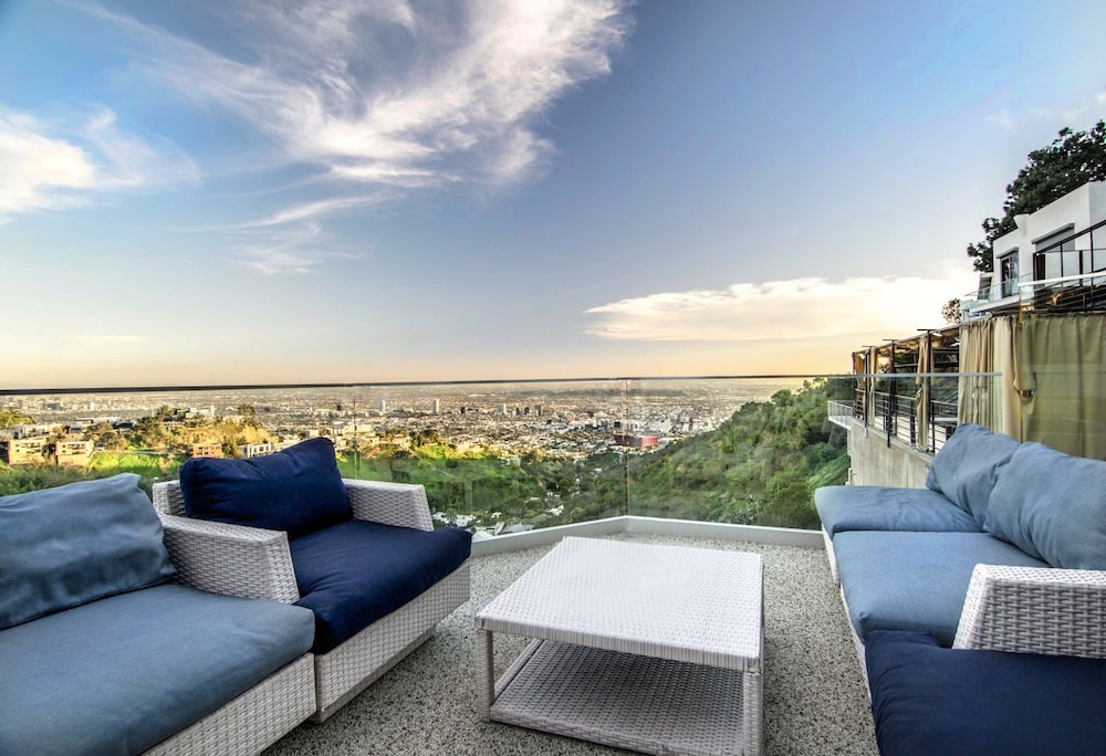 Luxury House, 5 Bedrooms photo 2