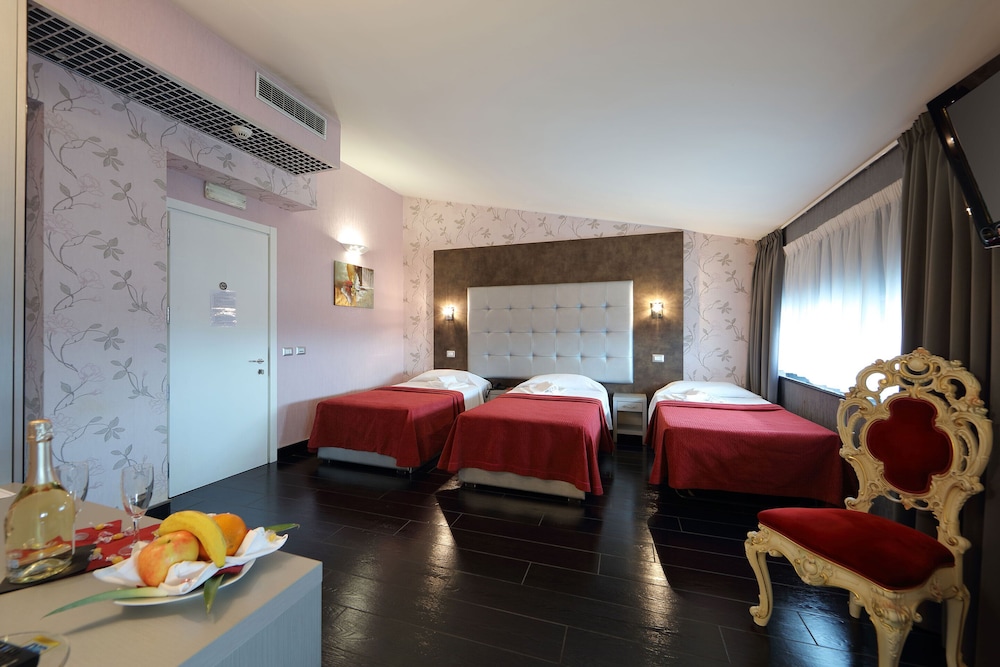 Superior Triple Room - Photo 7