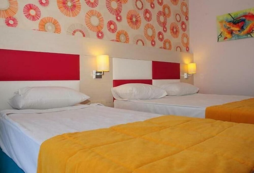 Standard Double or Twin Room photo 3