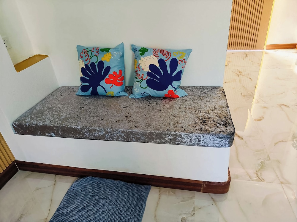 Deluxe Room, Pool View - Photo 6