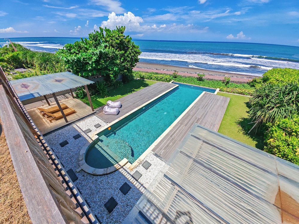 Luxury Villa, 2 Bedrooms, Beach View photo 1