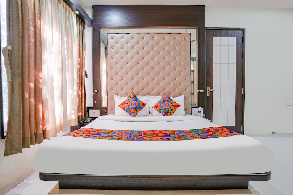 Deluxe Room - Photo 2