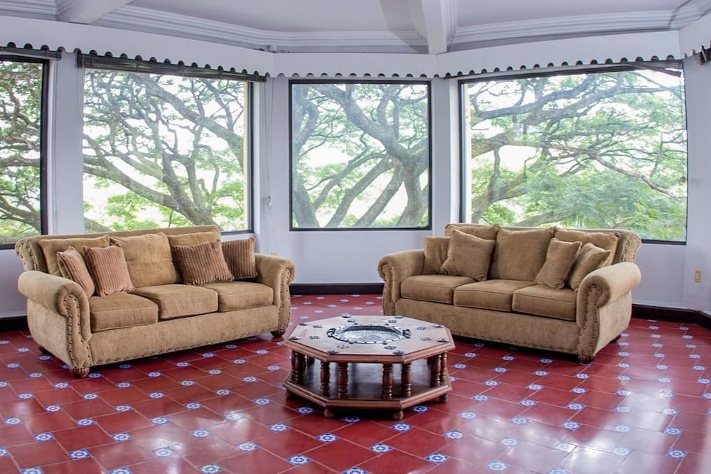 Deluxe Suite photo 2