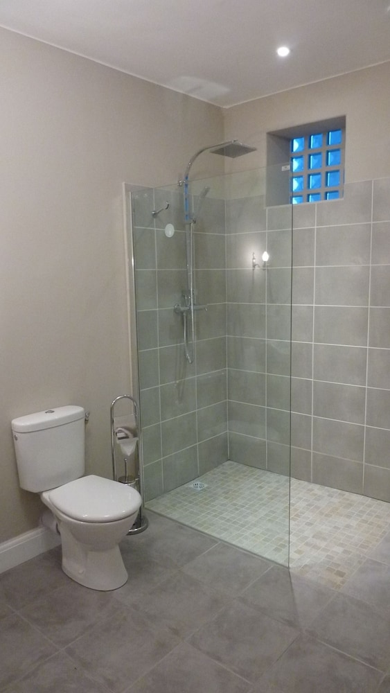 Premier Suite, 2 Bedrooms, Kitchenette, Courtyard View photo 2