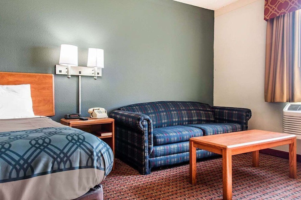 Standard Single Room, 1 Queen Bed
