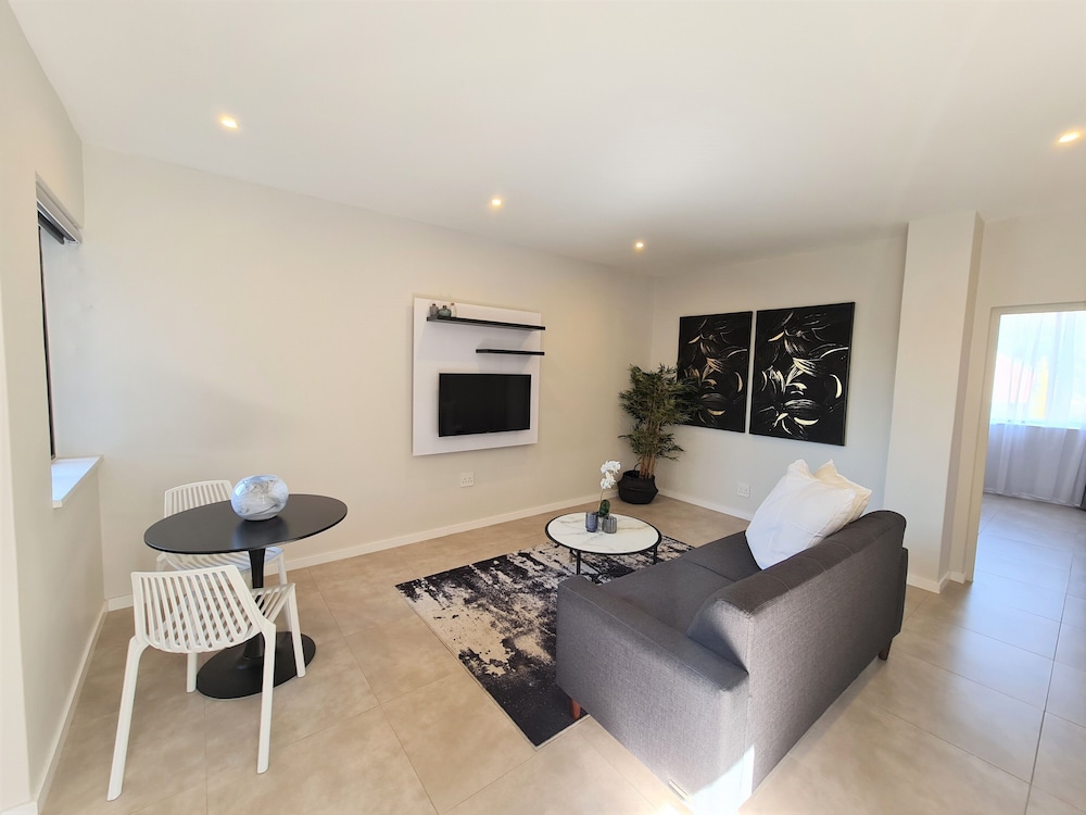 Deluxe Apartment photo 3