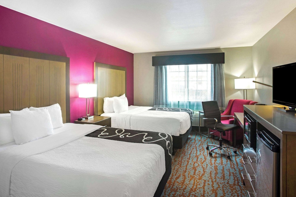 Room, 2 Queen Beds, Non Smoking - Photo 2