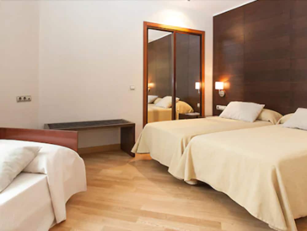 Classic Triple Room