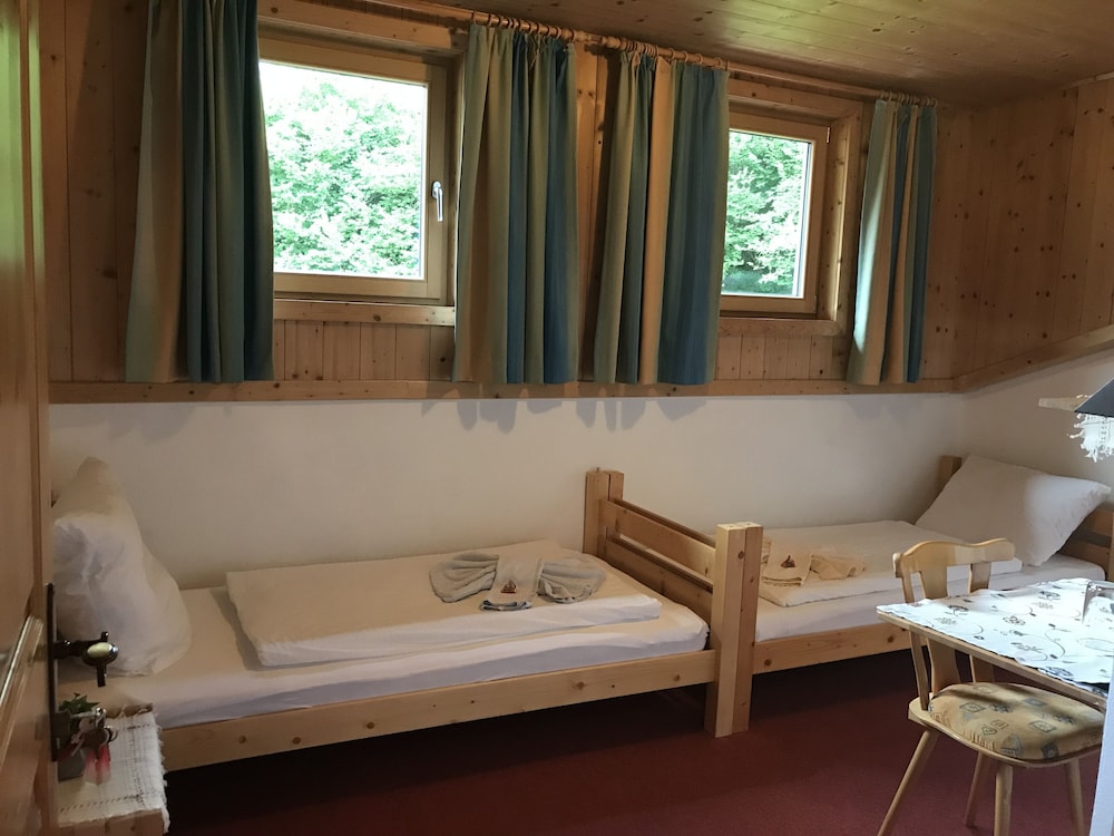 Classic Room, 2 Twin Beds photo 1