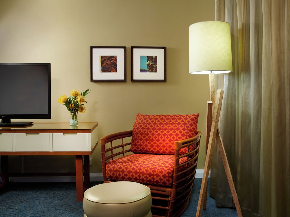 Executive Suite, 1 Bedroom - Photo 1