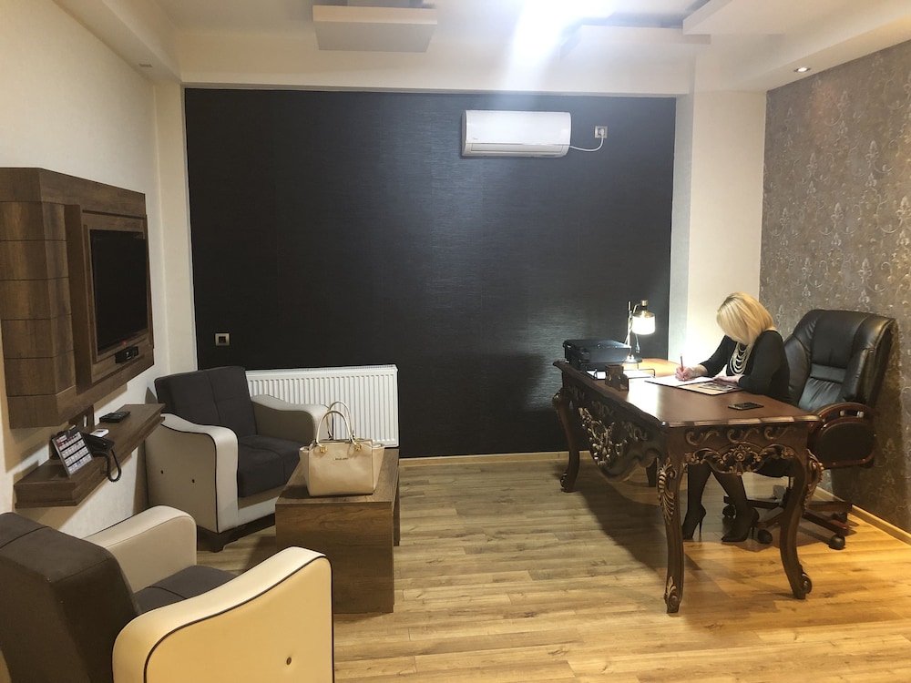 Business Suite, 1 Double Bed photo 3