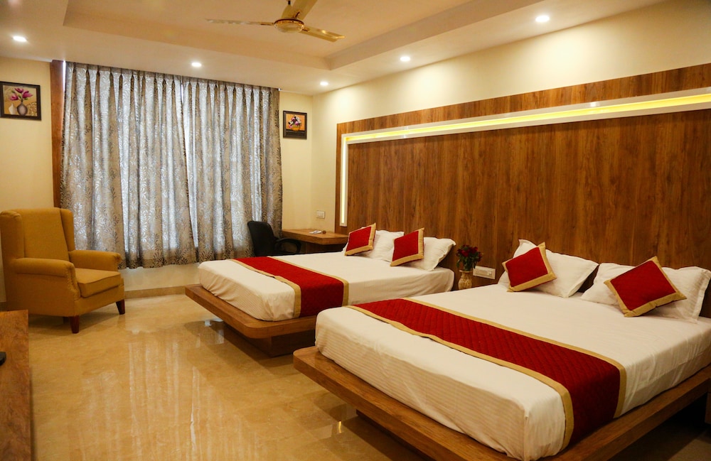 Deluxe Room - Photo 2