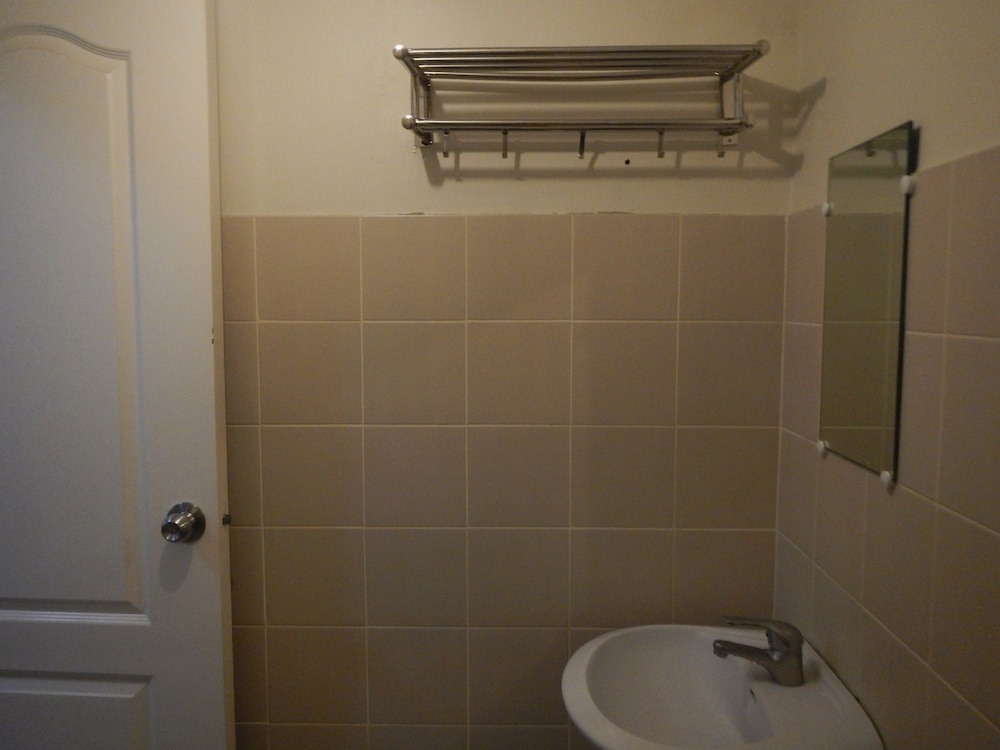 1 Bedroom Condo, Unit 4/416 photo 3