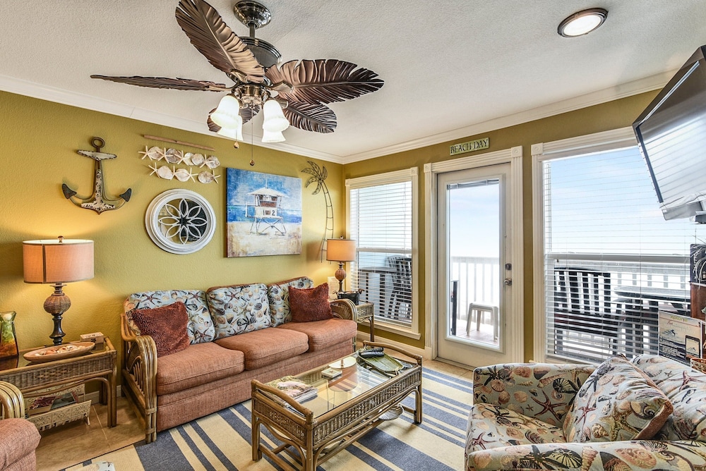 Condo, 2 Bedrooms