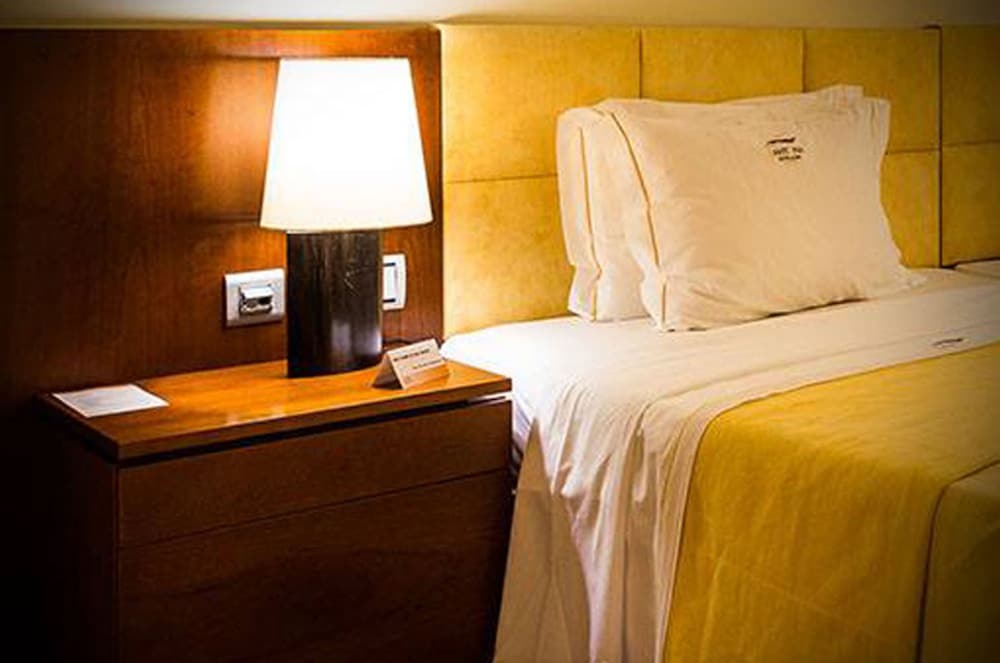 Twin Room (With extra Sofa bed) photo 3