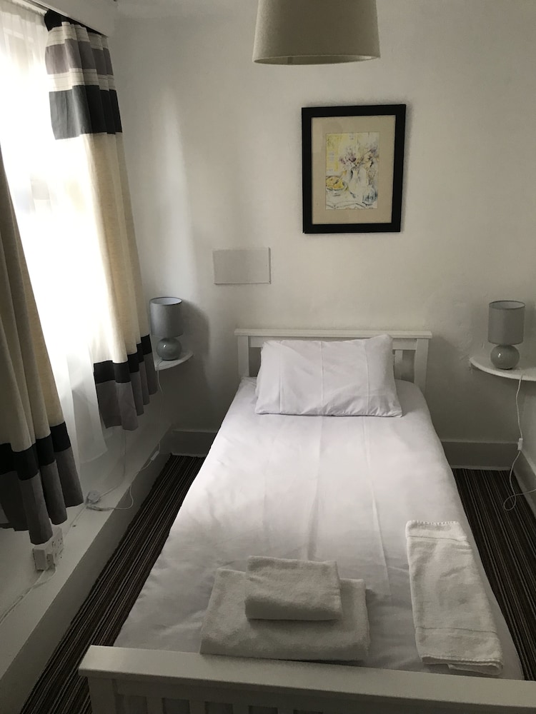 Economy Single Room