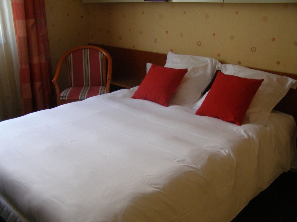 Standard Double Room photo 2