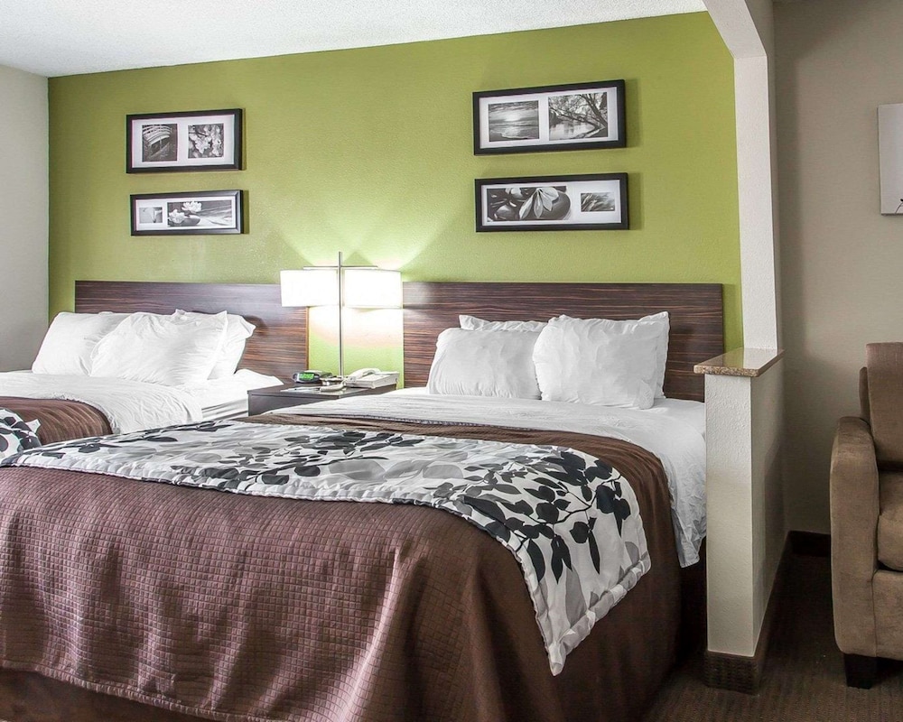 Suite, Multiple Beds, Non Smoking - Photo 14