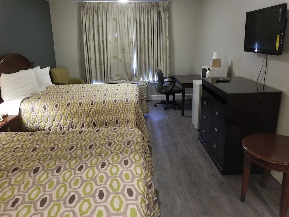 Room, 2 Double Beds, Non Smoking - Photo 2