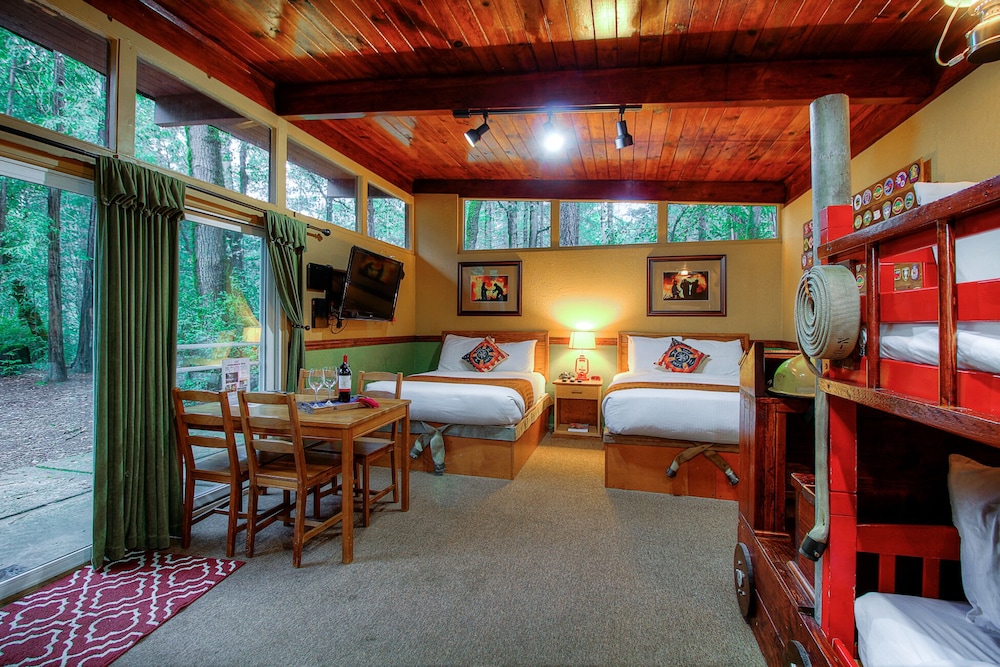 The Firehouse Cabin with Kitchenette (pets not allowed)