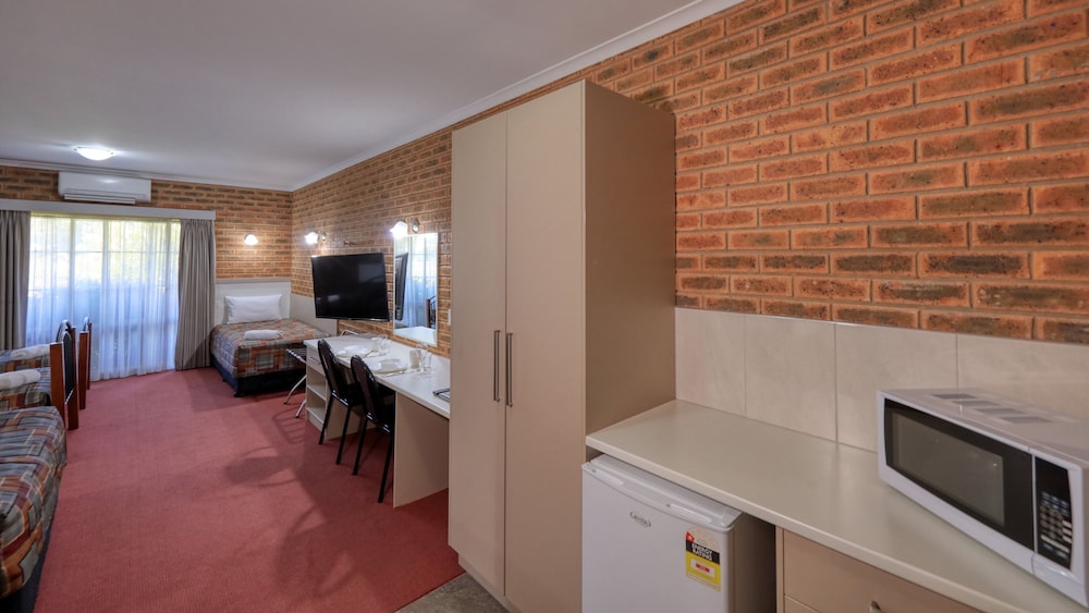 Family Triple Room, Multiple Beds photo 2