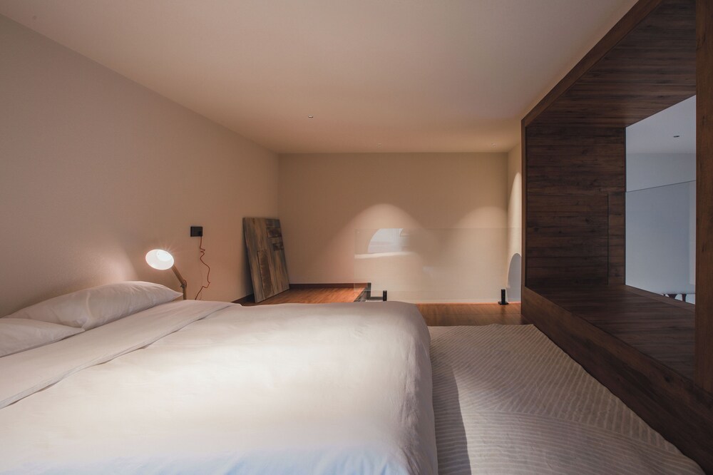 Luxury Villa, Hill View photo 3