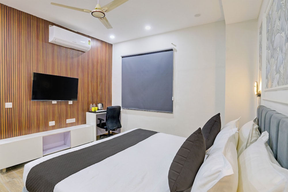 Deluxe Double Room, City View