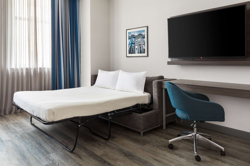Studio, 1 King Bed, Non Smoking