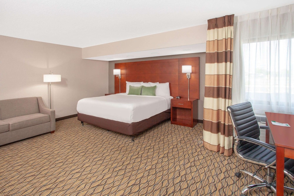 Executive Suite, 1 King Bed, Non Smoking - Photo 3