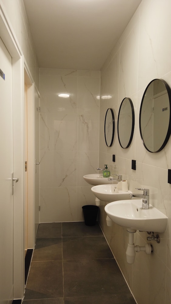1 Bed in Standard Shared Dormitory (6 people) photo 3