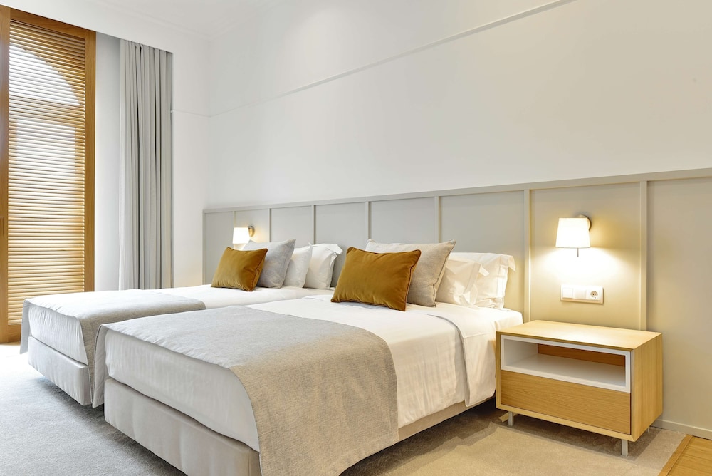 Room, 2 Twin Beds, Patio - Photo 3