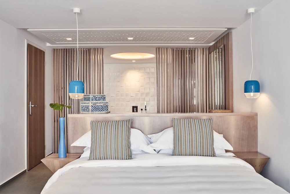 Junior Suite, Sea View (Outdoor Spa Jetted Tub, Delos)