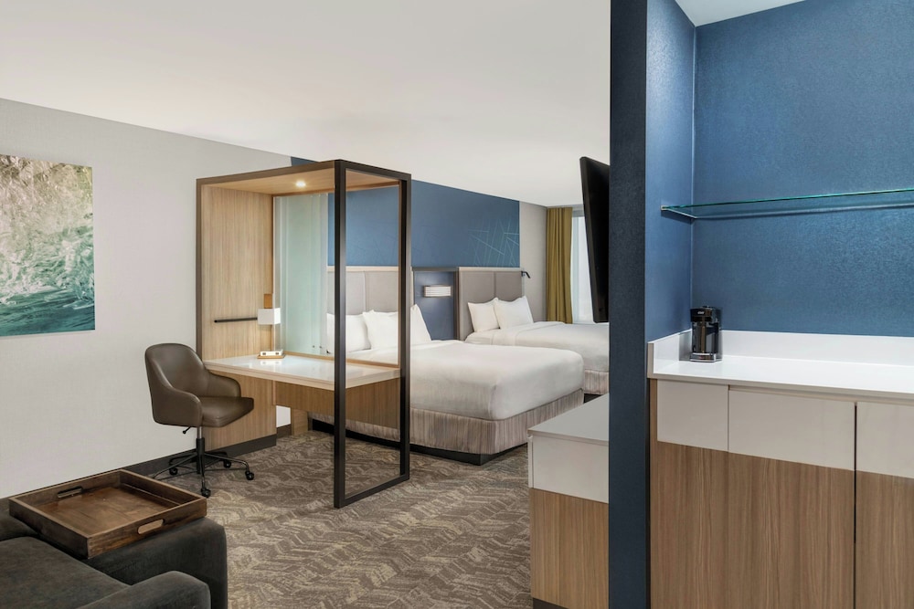 Suite, 2 Queen Beds (Hearing Accessible) - Photo 1