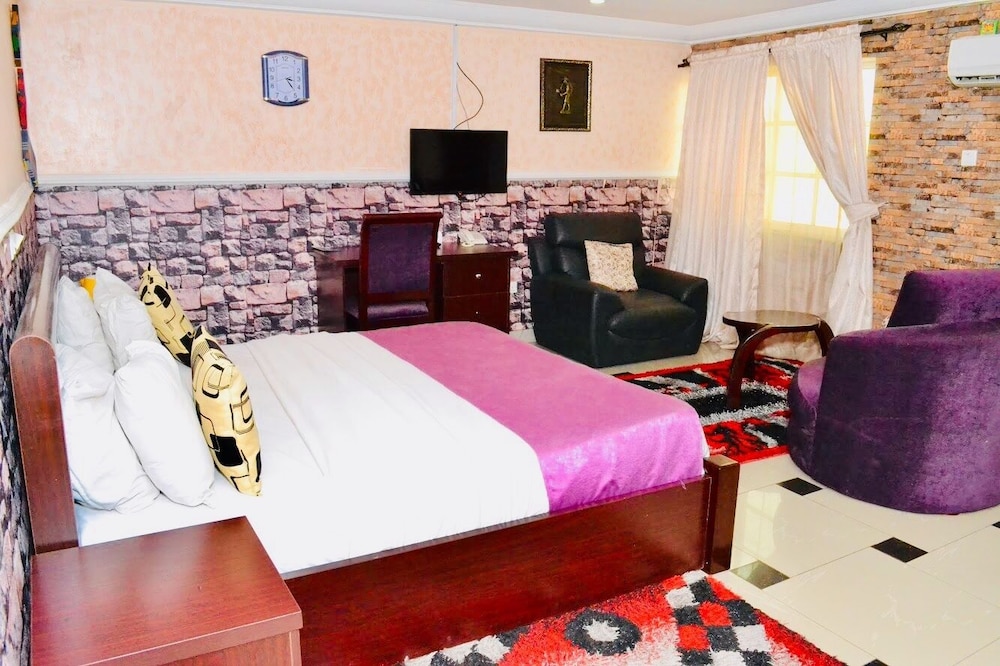 Junior Suite, 1 King Bed photo 3