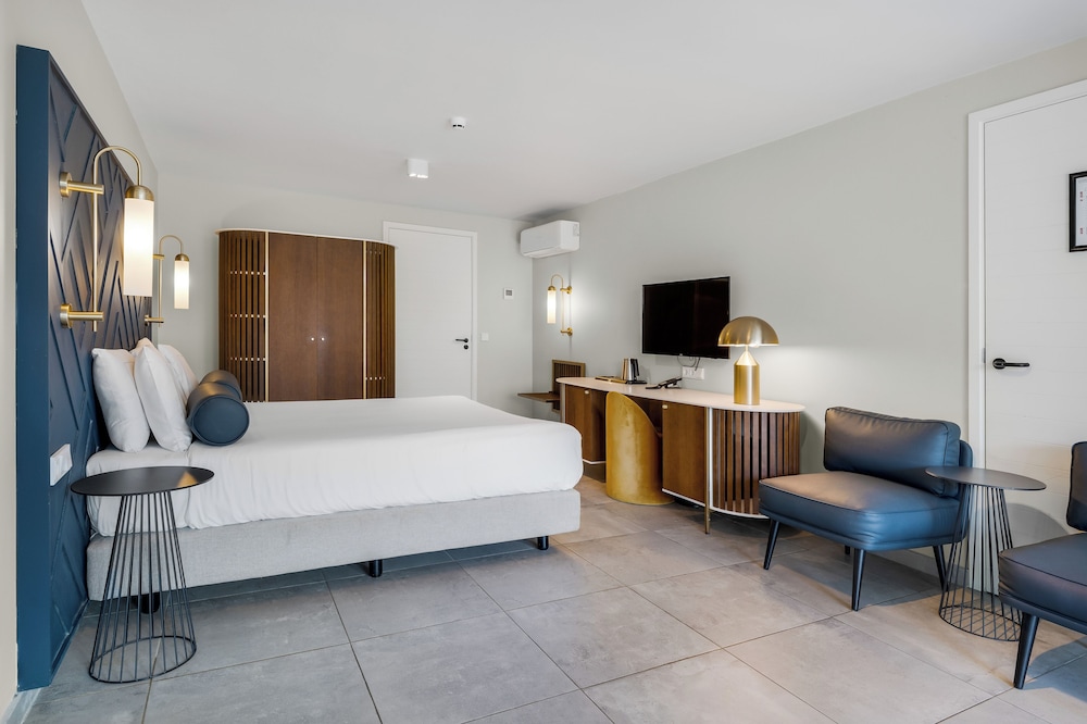 Deluxe Room, 1 King Bed
