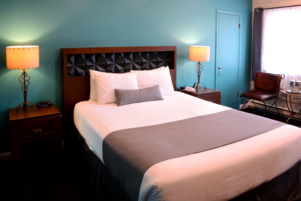 Standard Room, 1 Queen Bed, Mountain View photo 1