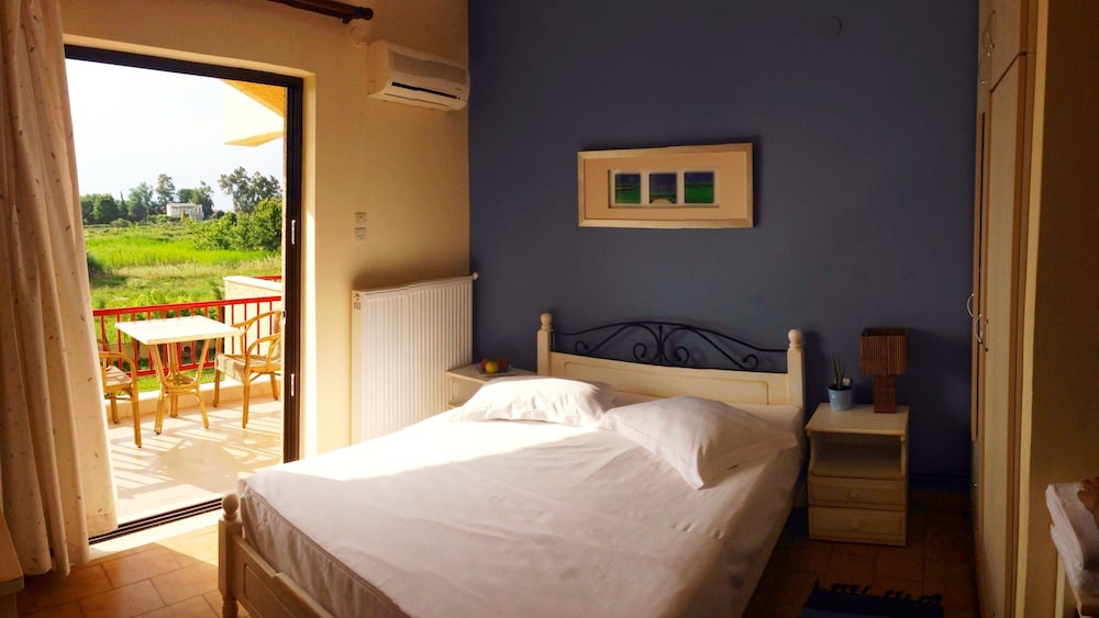 Standard Studio, 1 Bedroom, Garden Area photo 2