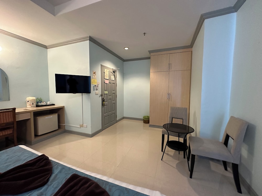 Deluxe room with Bathtub photo 3