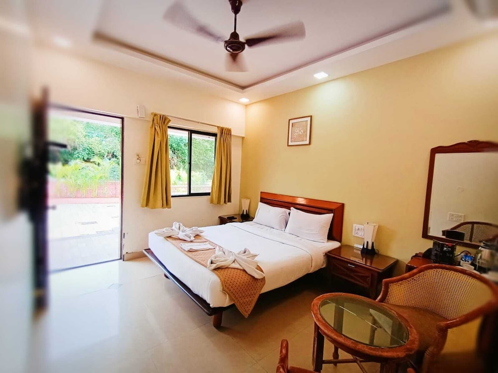Deluxe Room with Sitout - Photo 2