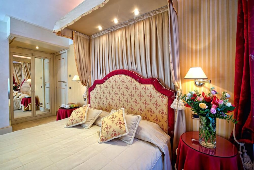Superior Double or Twin Room photo 1