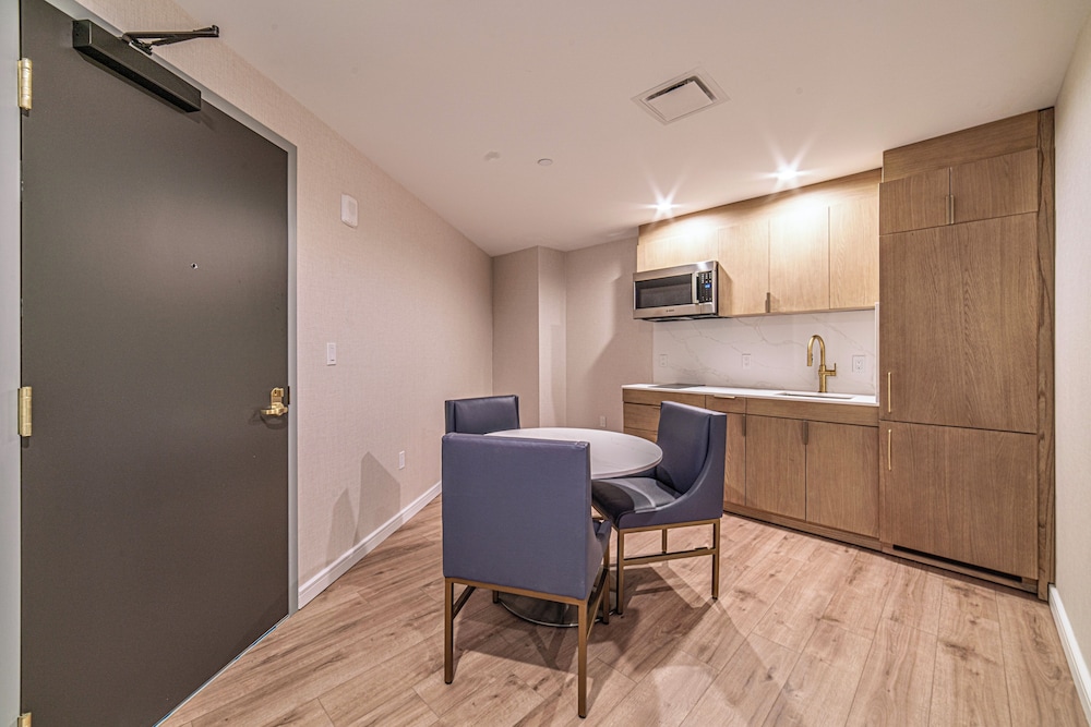 Family Apartment - Photo 3