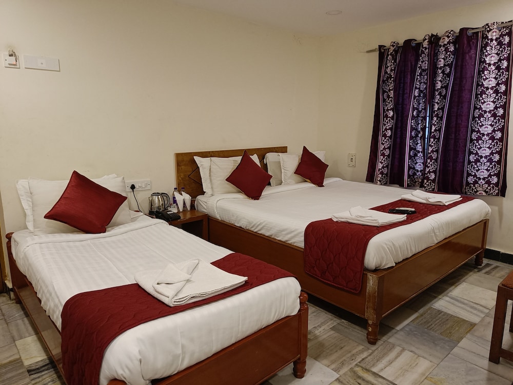 Deluxe Triple Room - Photo 11