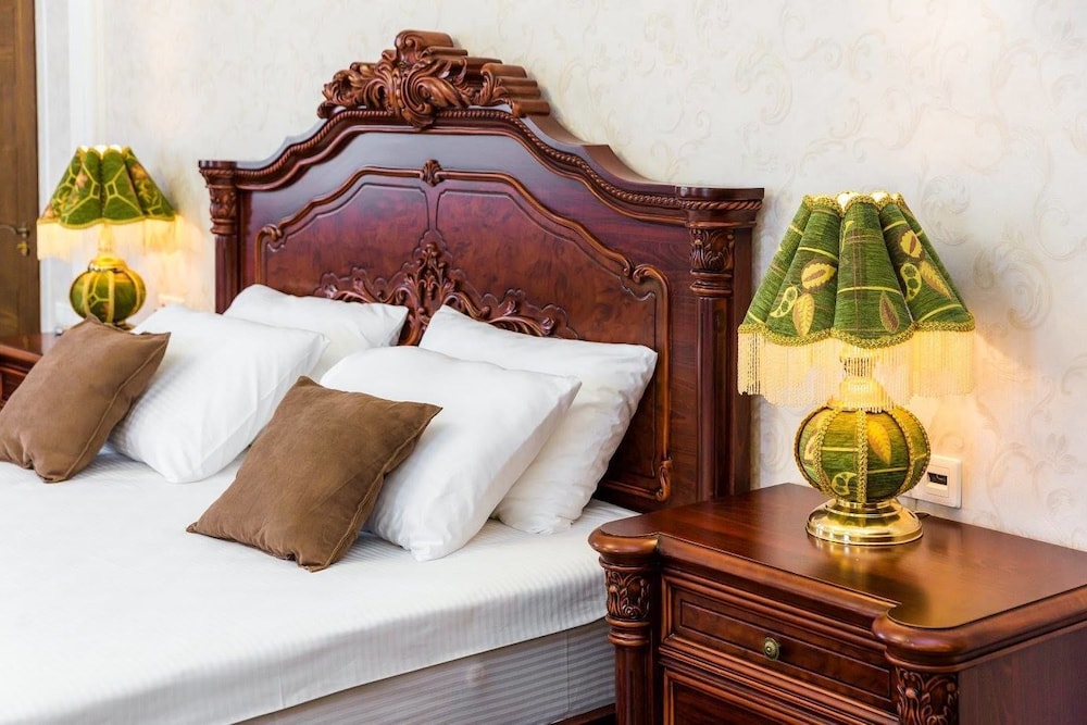 Business Suite, 1 King Bed, City View photo 1