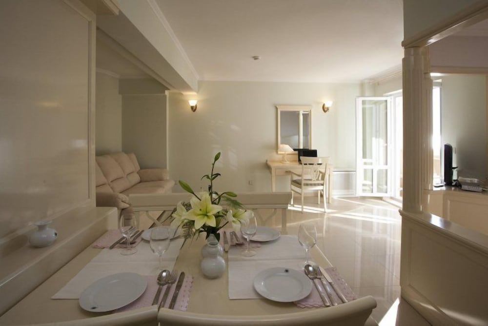 Delux Studio Apartment, Balcony