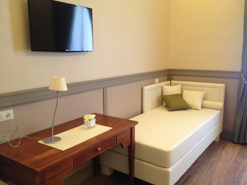 Family Deluxe, Triple Room, Garden View photo 3