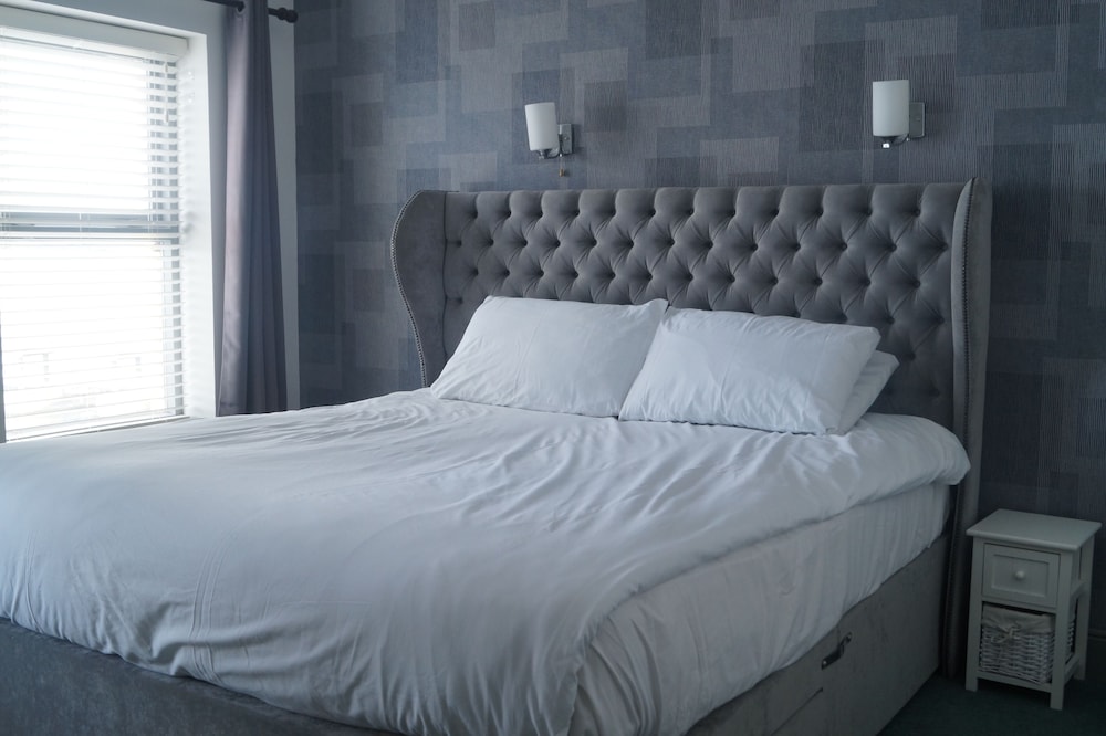 Economy Double Room, Ensuite, Sea View