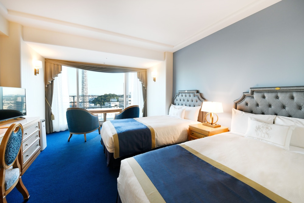 [Late Check-in at 5PM] Tower High Floor, Premier Twin Room, Non Smoking