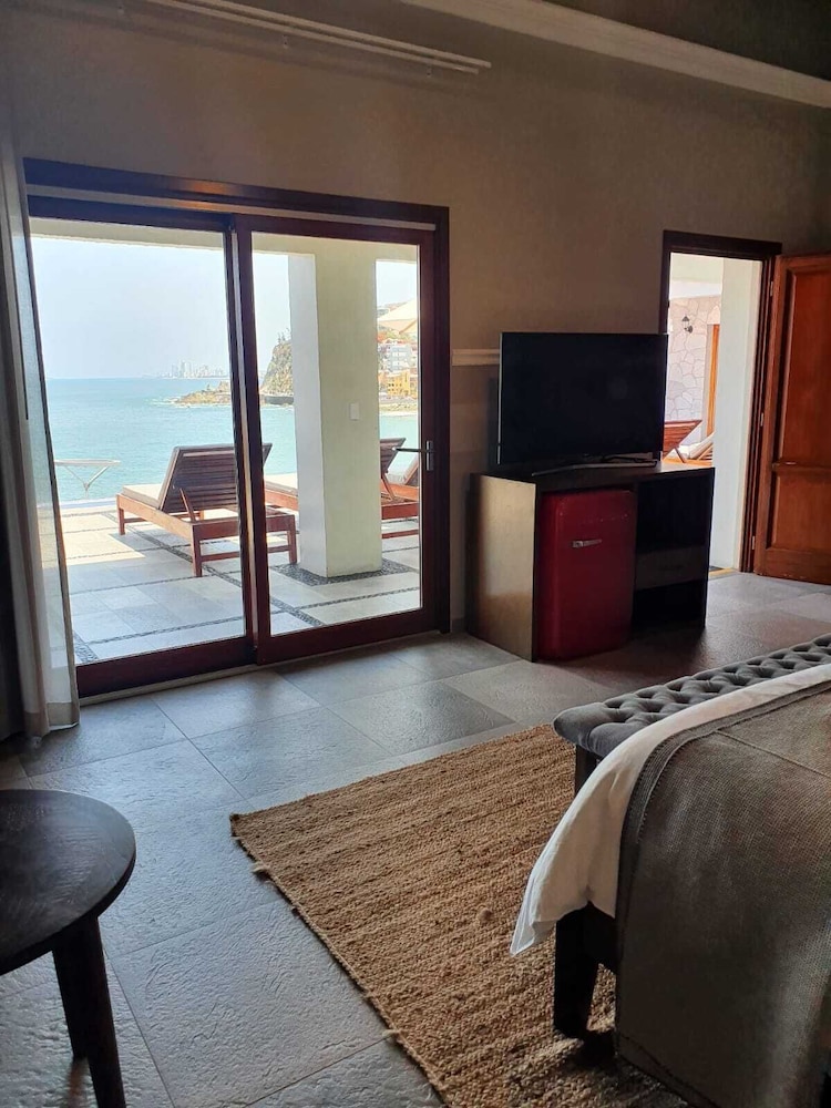 Deluxe Room, Ocean View (conchita)